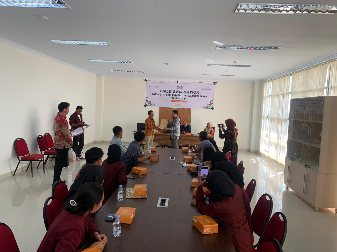 Galeri Perkuat Literasi Data, Prodi Statistika FMIPA Unsulbar Terima Kunjungan Asesor BPS Pusat terkait Pojok Statistik