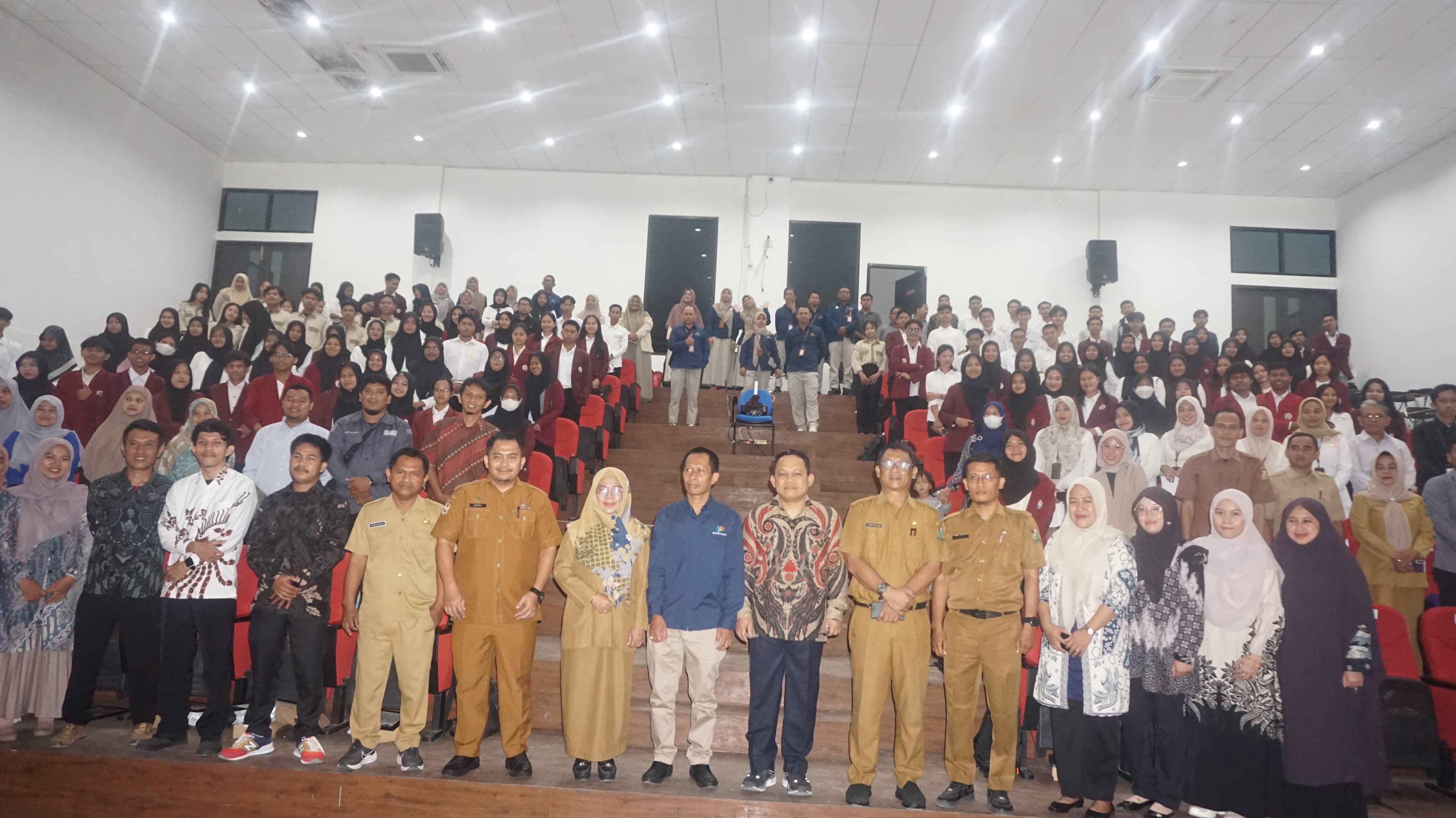 Wujudkan Indonesia Emas 2045, Pojok Statistik Unsulbar dan BPS Majene Gelar Seminar "Statistik Berkualitas"